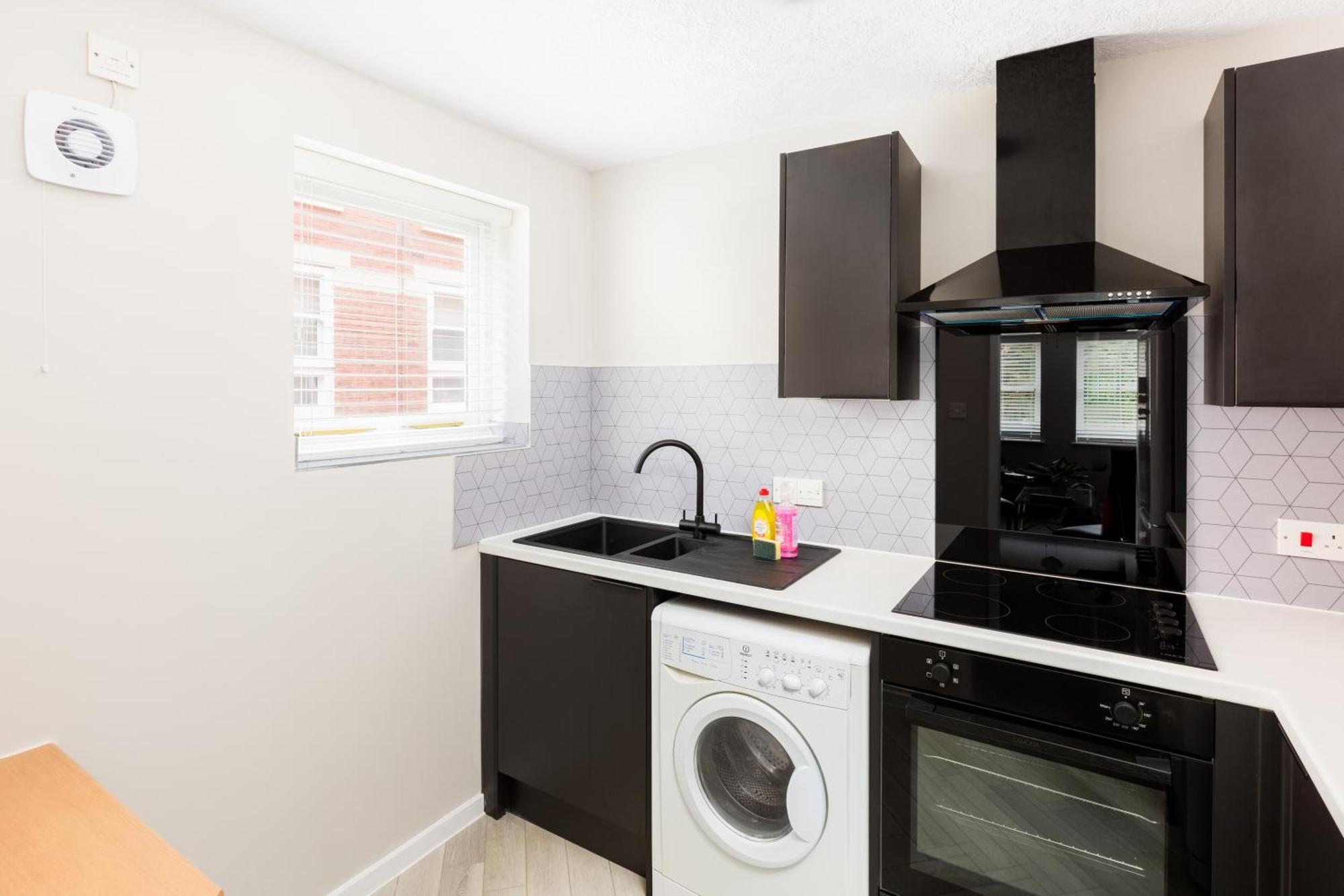 Modern 2-Bedroom Apartments With Free Parking In Leamington Spa Exterior photo